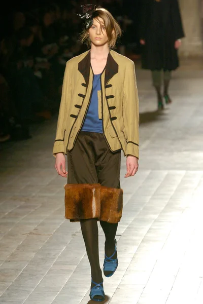 Look 12